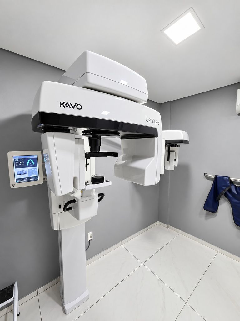 Tomógrafo odontológico KaVo OP 3D Pro usado nos exames de feixe cônico